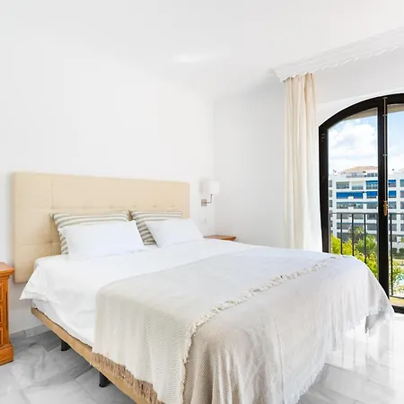 Apartment Jardines Puerto Banus - Elegance And Comfort In Marbellas Heart