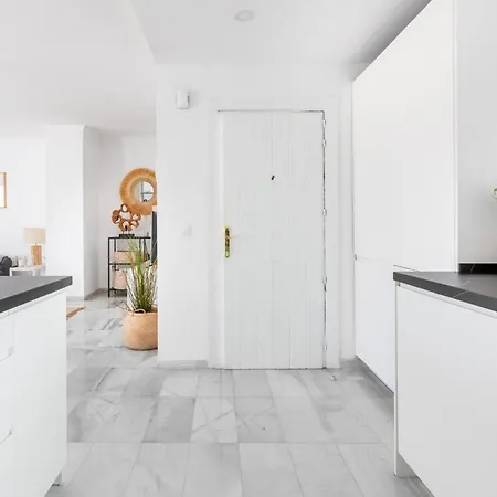 Apartment Jardines Puerto Banus - Elegance And Comfort In Marbellas Heart *