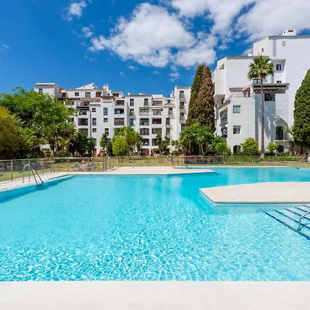 Apartment Jardines Puerto Banus - Elegance And Comfort In Marbellas Heart